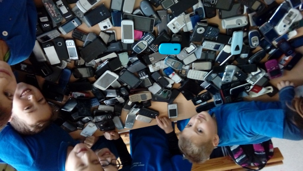 Zbiórka zużytych telefonów komórkowych bez baterii