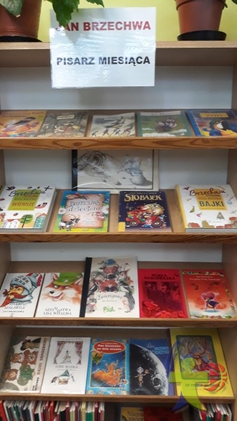 "JAN BRZECHWA - PISARZ MIESIĄCA" - wystawa książek w bibliotece szkolnej