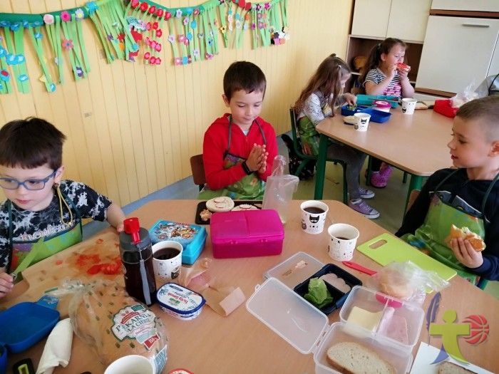 Zeróweczka szkolna: Samodzielnie przygotowujemy sobie drugie śniadanie