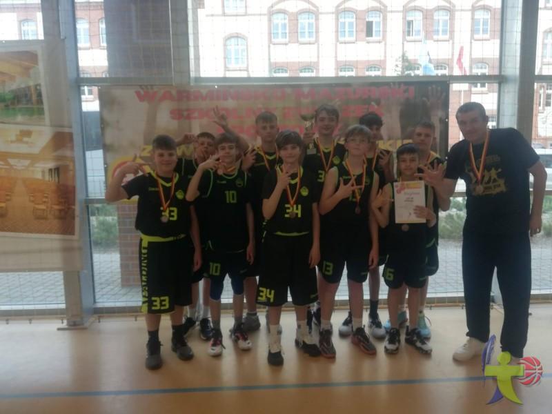 W Wojewódzkich Igrzyskach Dzieci nasi koszykarze zajęli 3 miejsce