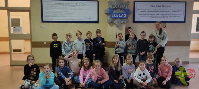W miniony piątych uczniowie klasy Id odwiedzili Komendę Miejską Policji w Elblągu.